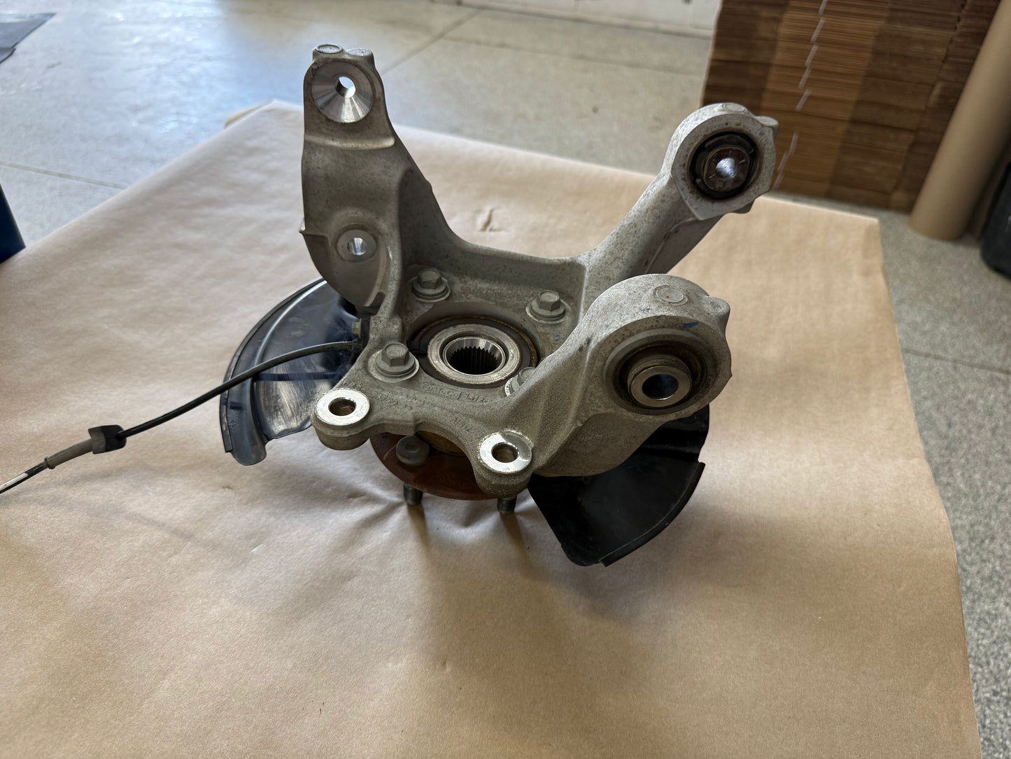 2015-2023 Ford Mustang 5.0 GT LH Driver Side Rear Spindle Knuckle Hub