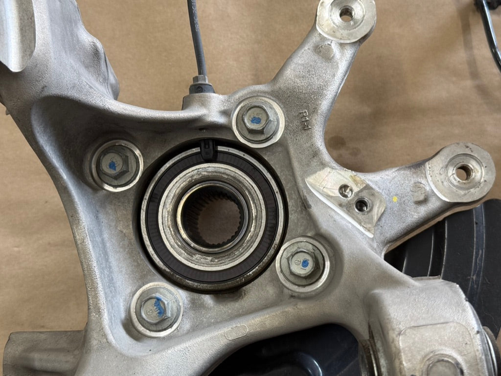 2024-2026 Ford Mustang GT RH Passenger Side Rear Spindle Knuckle Hub