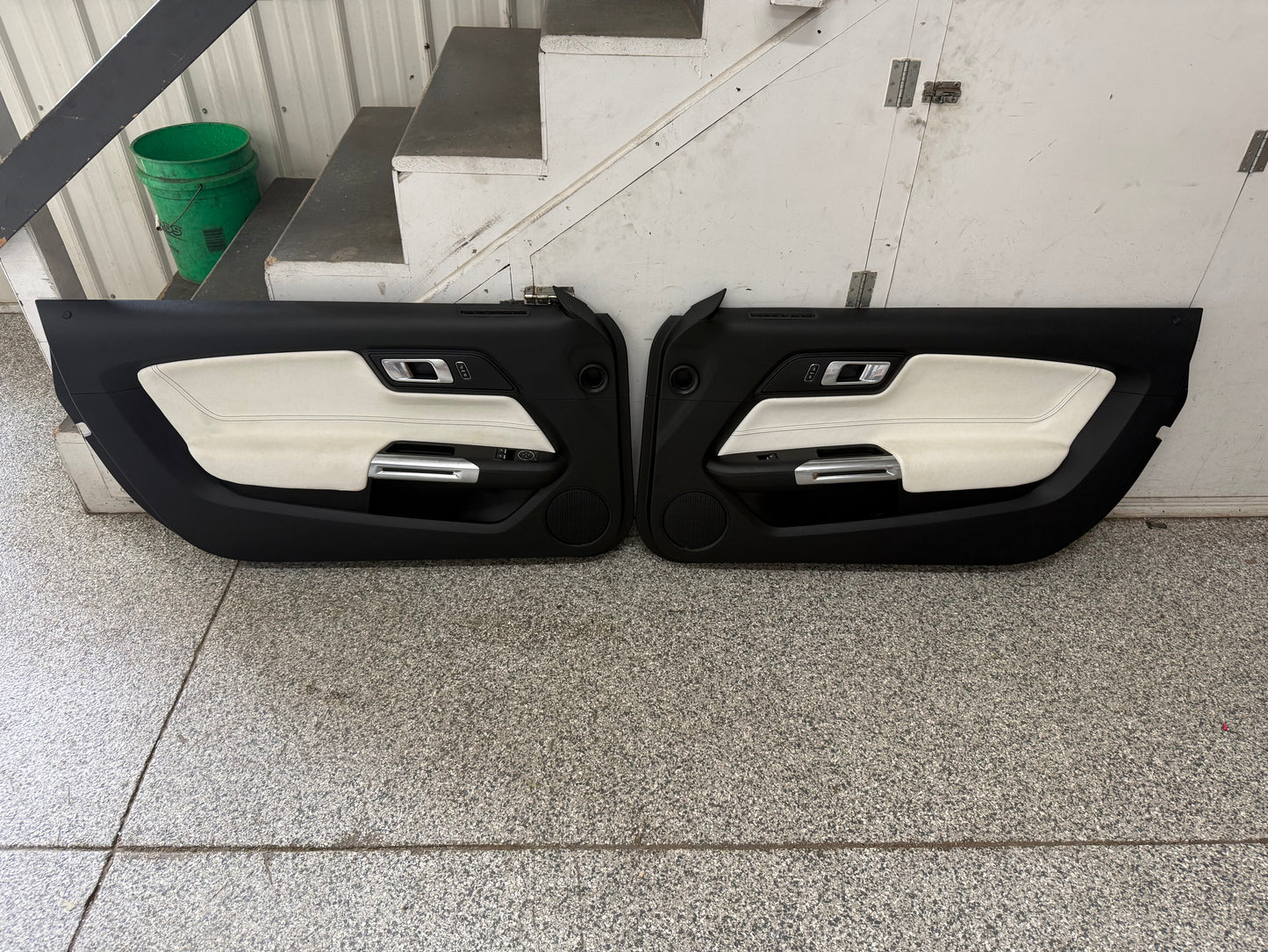 2018-2023 Mustang GT V6 EcoBoost LH RH White Leather Insert Door Panels Pair