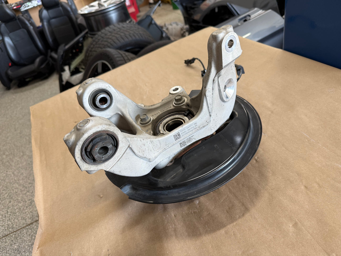 2015-2023 Ford Mustang 5.0 GT LH Driver Side Rear Spindle Knuckle Hub