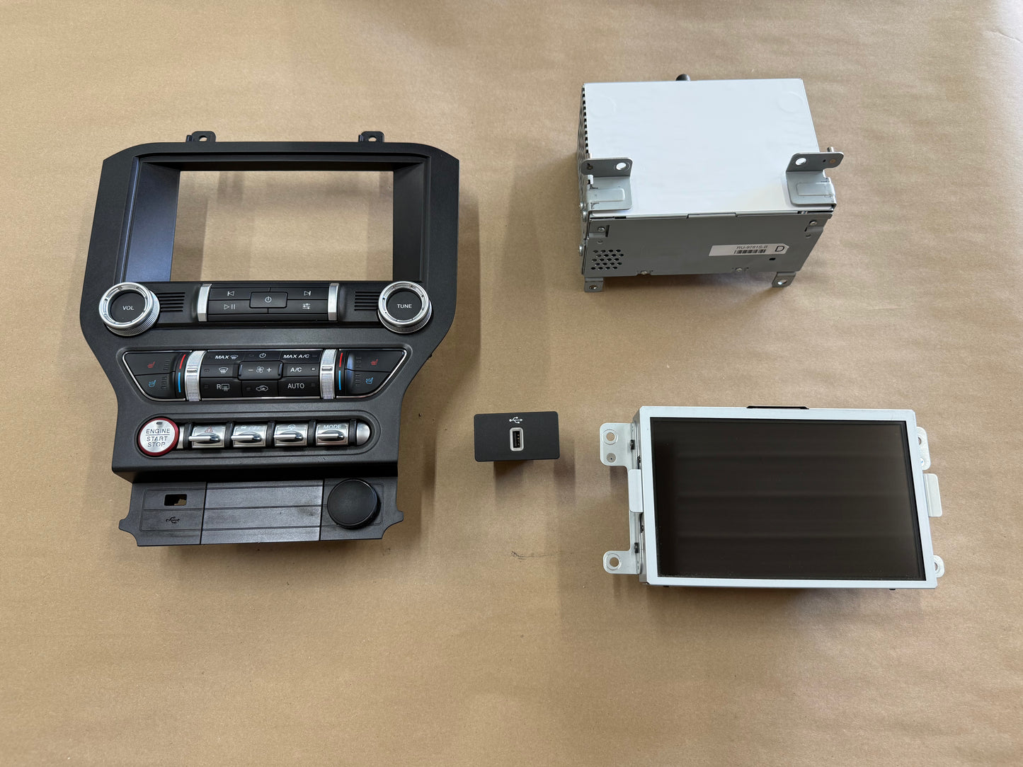 2022 Ford Mustang GT Touch Screen, Face Plate, Radio, Module USB Port