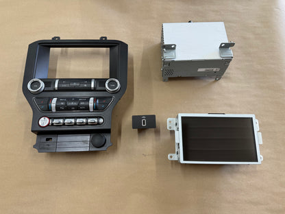 2022 Ford Mustang GT Touch Screen, Face Plate, Radio, Module USB Port