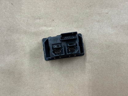 2021 Ford Mustang GT Touch Screen, Face Plate, Radio, Module USB Port