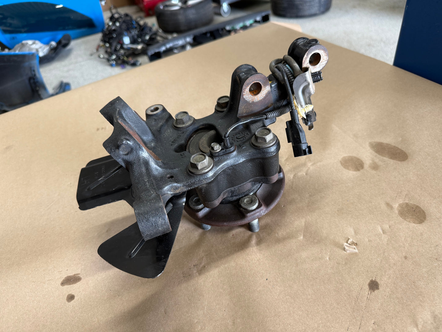 2024-2026 Mustang GT LH Driver Side Front Spindle Knuckle Hub 16k miles