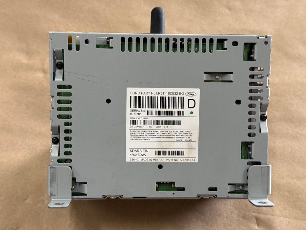 2021 Ford Mustang GT Touch Screen, Face Plate, Radio, Module USB Port