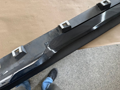 2015-2023 Ford Mustang GT V6 RH Passenger Side Skirt Molding "G1"