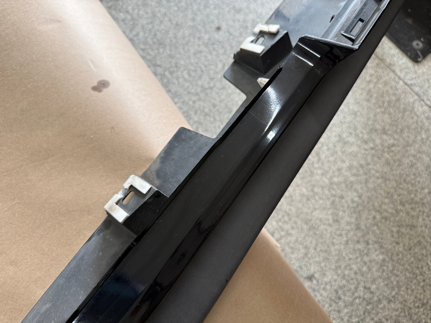 2015-2023 Ford Mustang GT V6 RH Passenger Side Skirt Molding "G1"