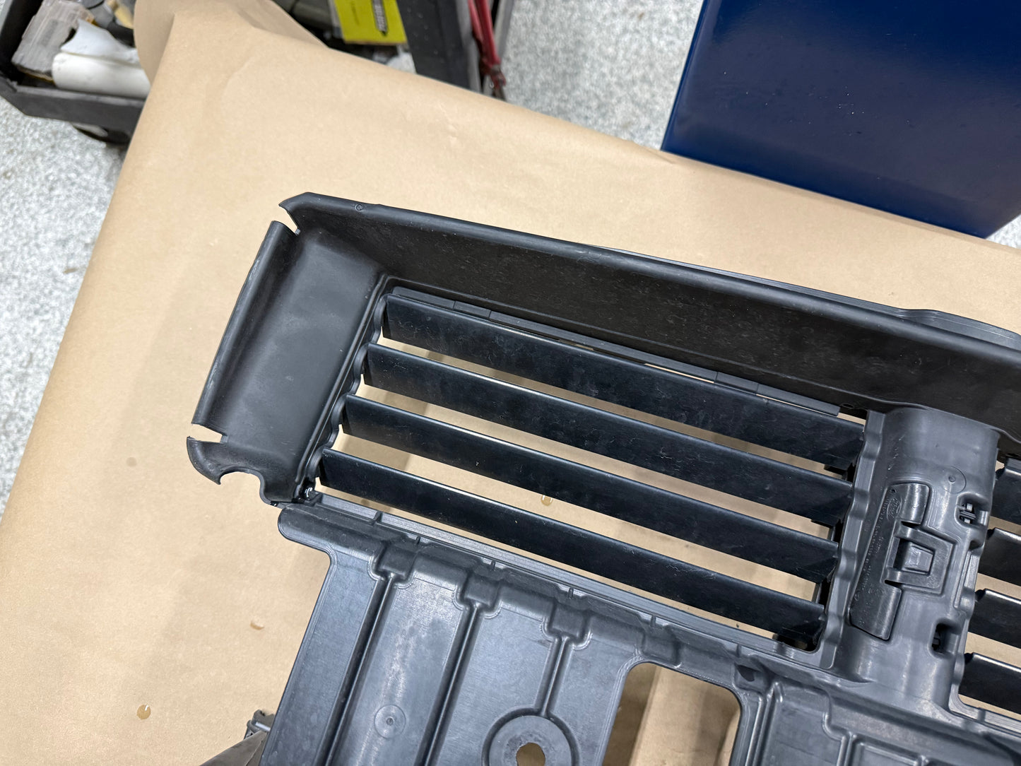 2018-2023 Ford Mustang GT Radiator Air Shutter Grille Assembly