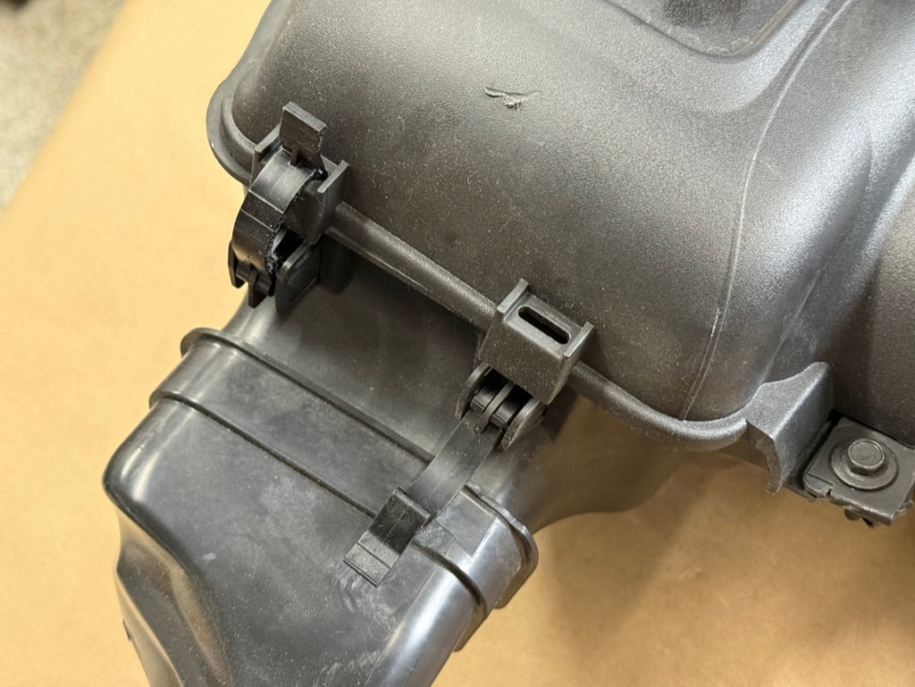 2024-2026 Ford Mustang GT Coyote Cold Air Intake Elbow MAF Housing RH Passenger