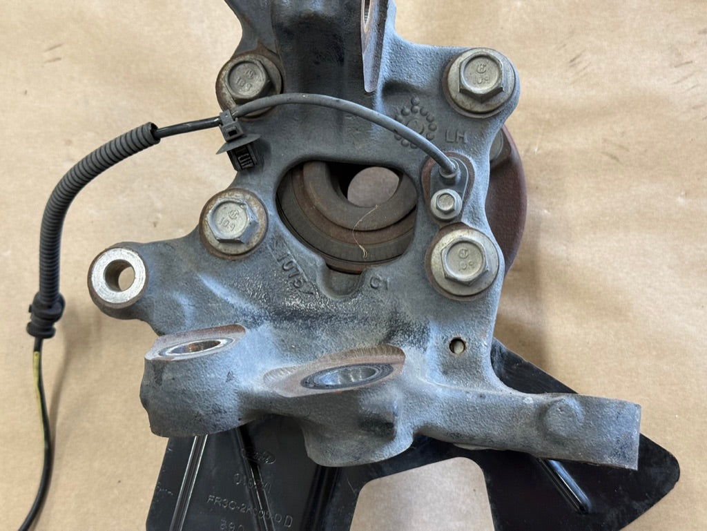 2021-2023 Ford Mustang 5.0 GT LH Driver Side Front Spindle Knuckle Hub 4 Bolt