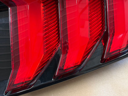2018-2023 Ford Mustang GT V6 EcoBoost Tail Light RH Passenger Side LED
