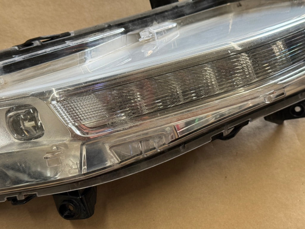 2018-2023 Mustang GT RH Passenger Side Turn Signal Light Fog Light LED