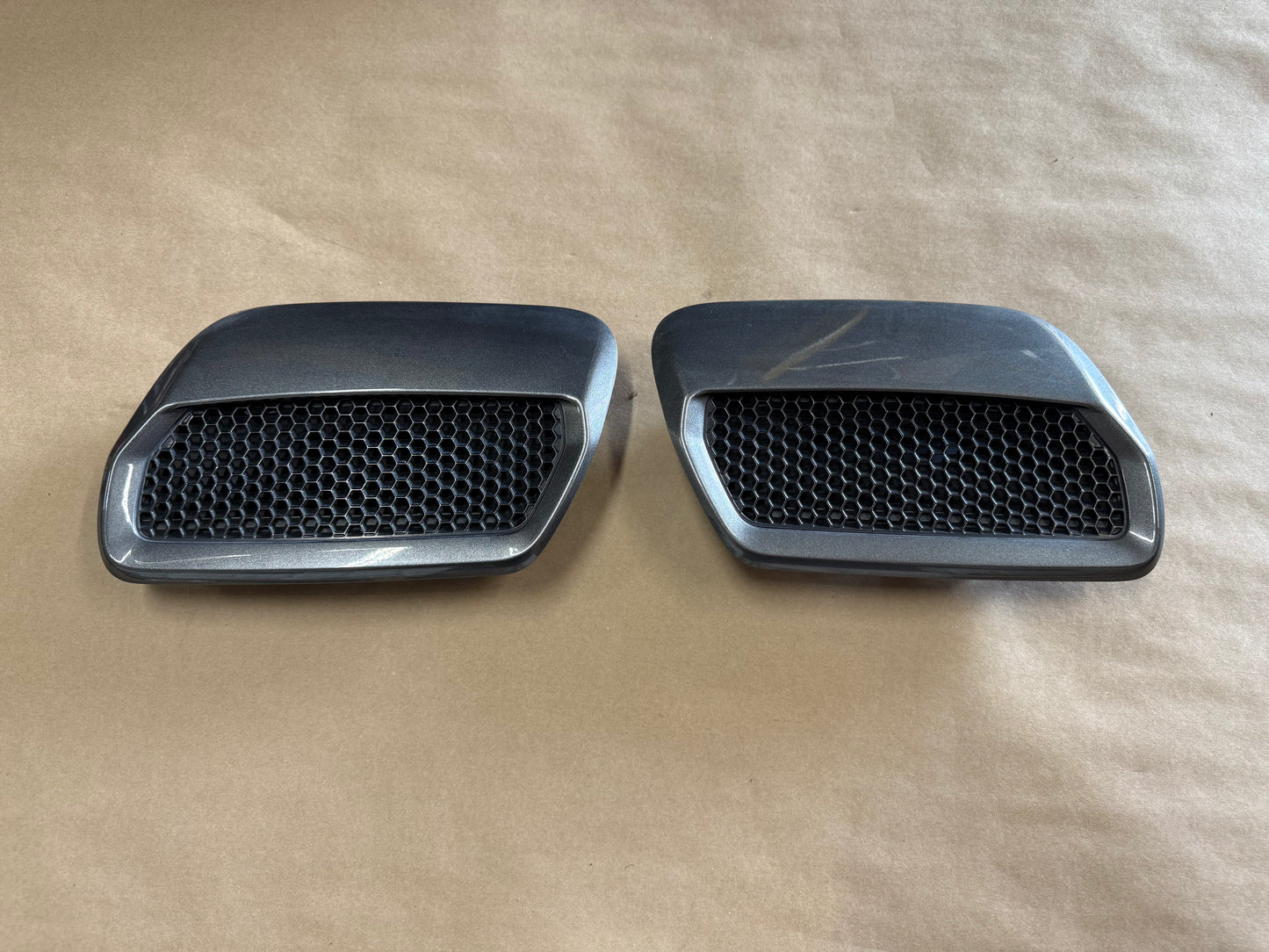2018-2023 Ford Mustang GT 5.0 Hood Insert Vents RH LH Pair "J7"