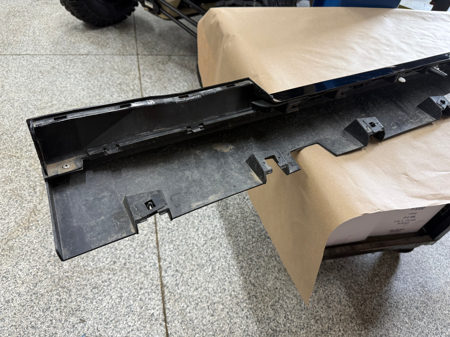 2024-2026 Ford Mustang GT RH Passenger Side Skirt Molding "Black"