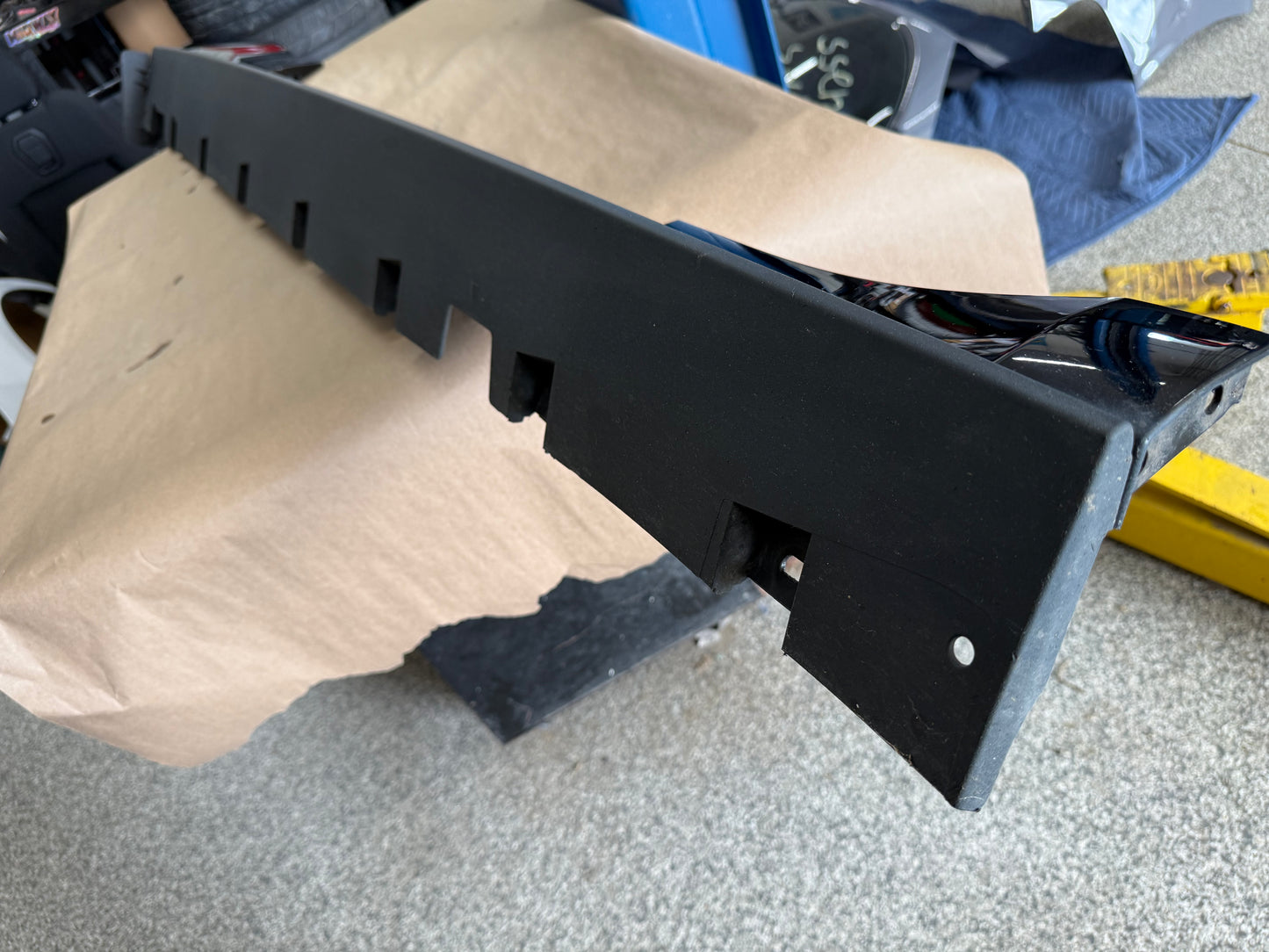 2015-2023 Ford Mustang GT V6 RH Passenger Side Skirt Molding "G1"