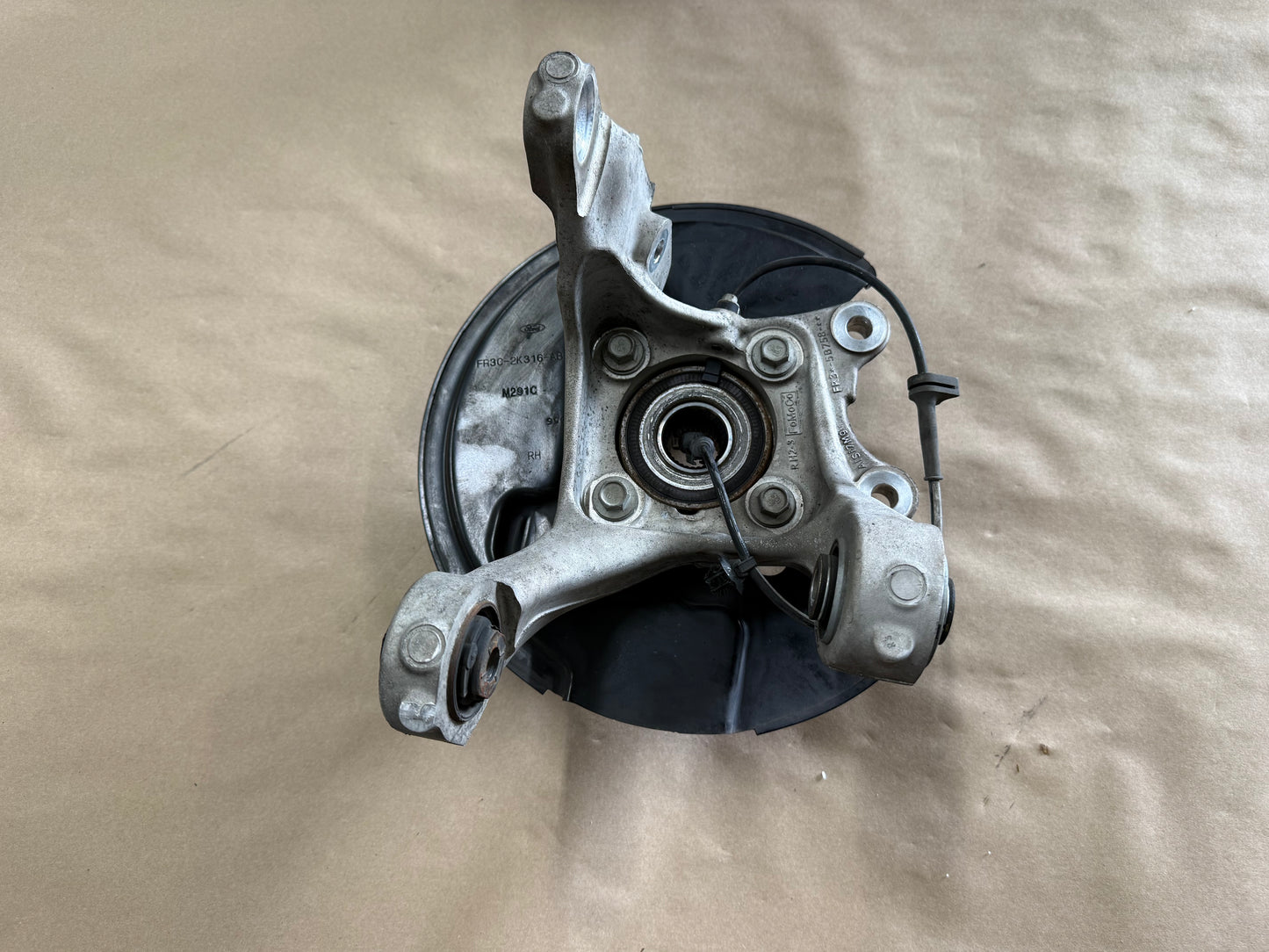 2015-2023 Ford Mustang 5.0 GT RH Passenger Side Rear Spindle Knuckle Hub