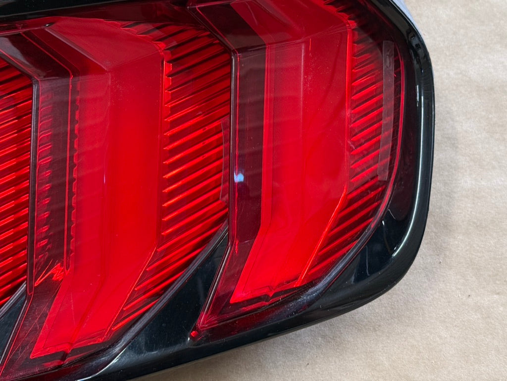 2018-2023 Ford Mustang GT V6 EcoBoost Tail Light RH Passenger Side LED