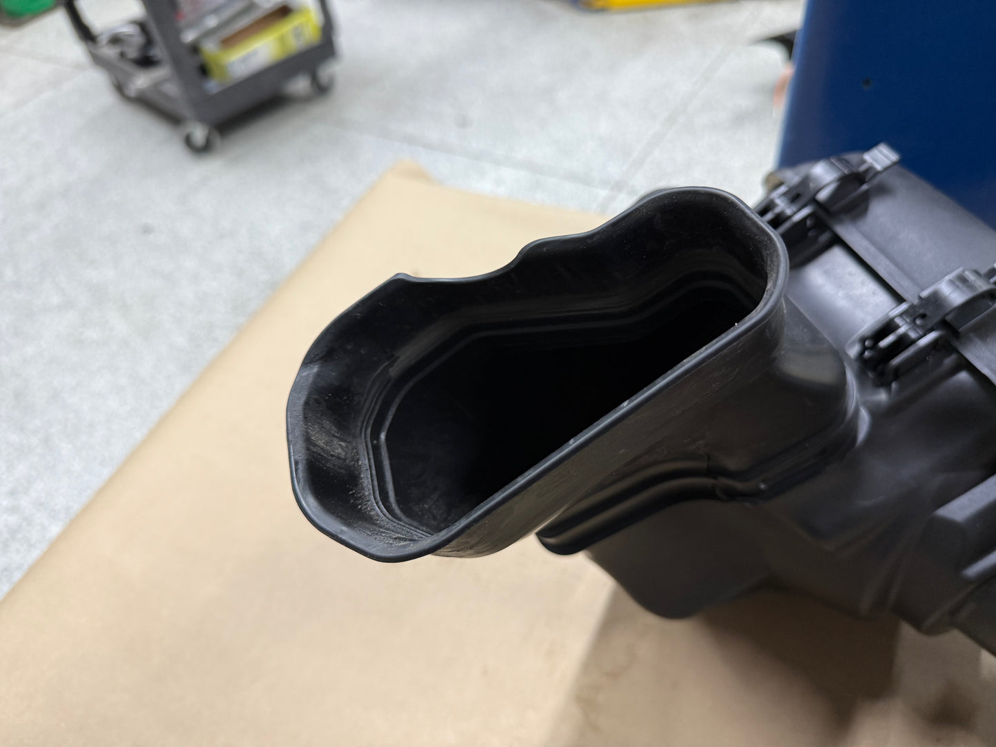 2024-2026 Ford Mustang GT Coyote Cold Air Intake Elbow MAF Housing RH Passenger