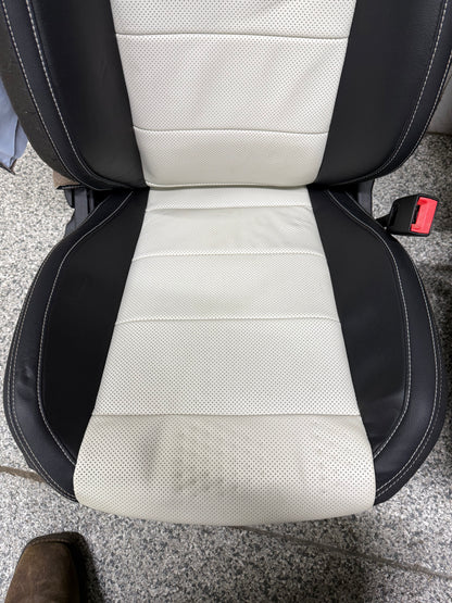 2018-2023 Ford Mustang GT Black/White Leather Front Rear Power Seats Heat/Cooled