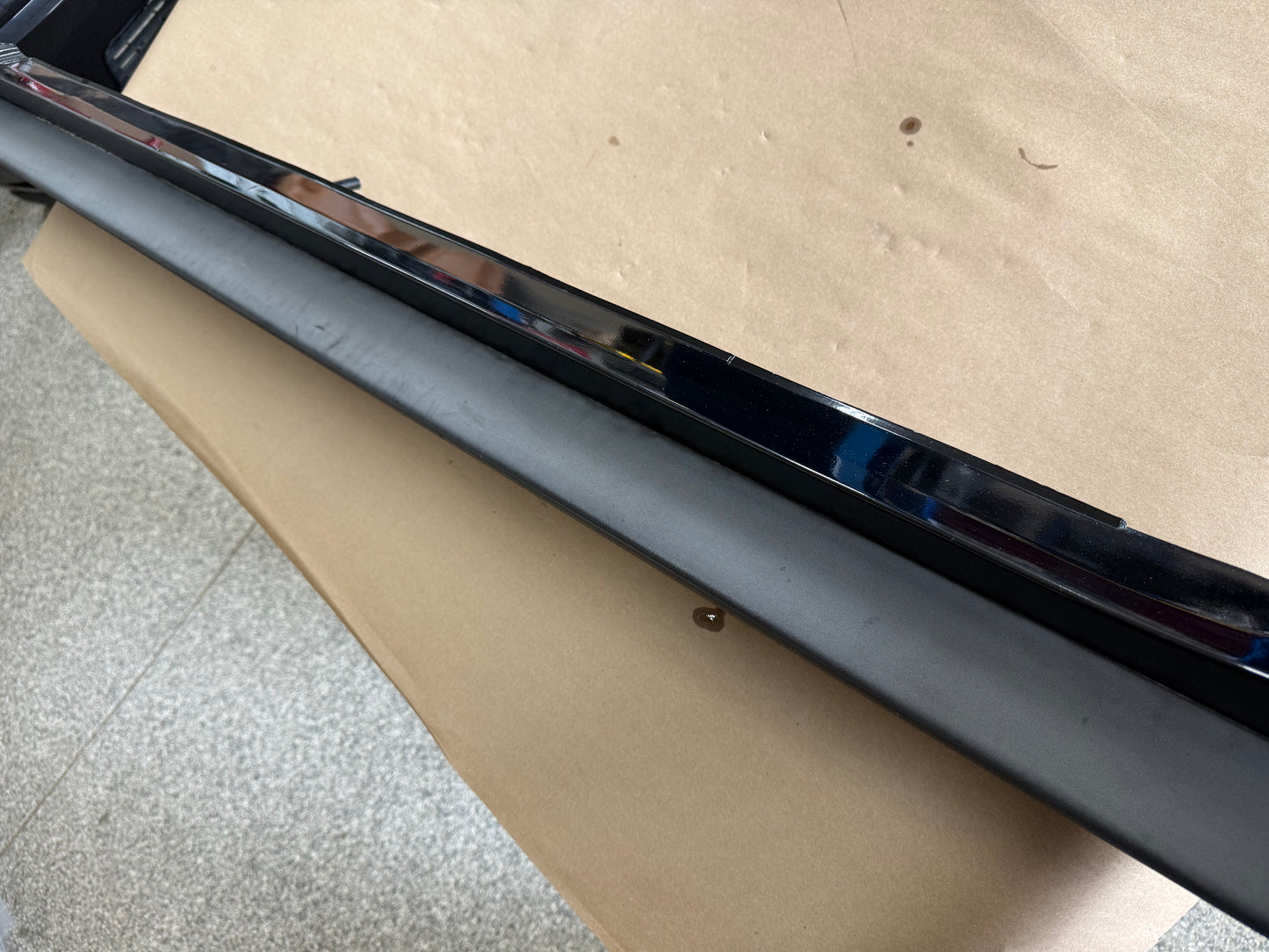 2015-2023 Ford Mustang GT V6 LH Side Skirt Molding Driver Side "G1"