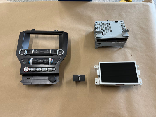 2022 Ford Mustang GT Touch Screen, Face Plate, Radio, Module USB Port