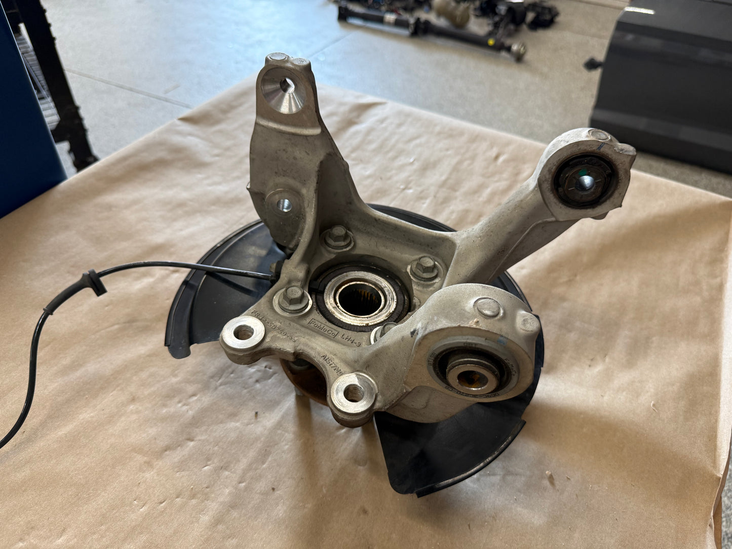 2015-2023 Ford Mustang 5.0 GT LH Driver Side Rear Spindle Knuckle Hub