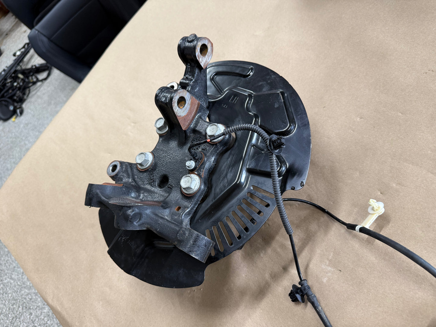 2024-2026 Ford Mustang GT LH Driver Side Front Spindle Knuckle Hub