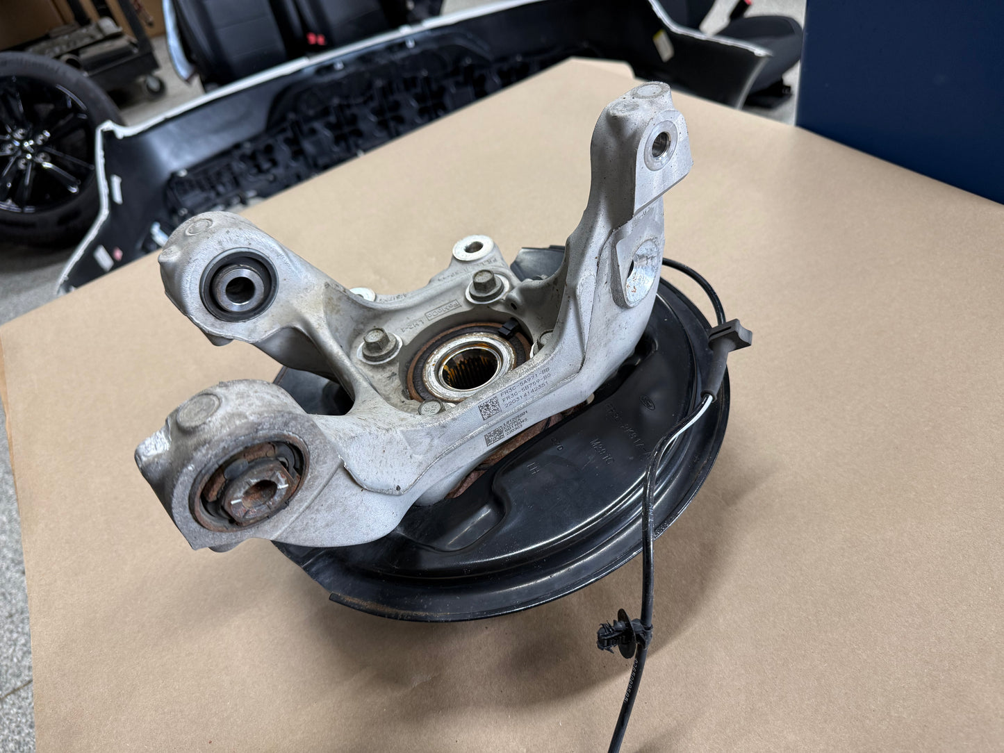 2015-2023 Ford Mustang 5.0 GT LH Driver Side Rear Spindle Knuckle Hub