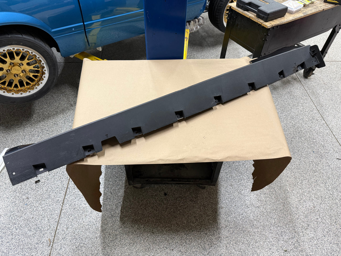 2015-2023 Ford Mustang GT V6 LH Side Skirt Molding Driver Side "J7"