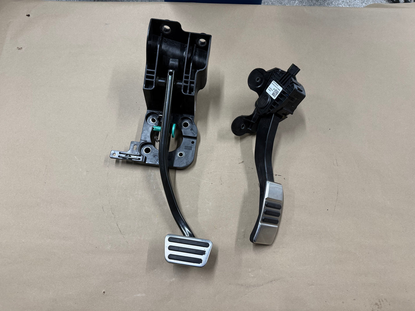 2024-2026 Ford Mustang GT Automatic Brake Pedal Assembly Accelerator Pedals