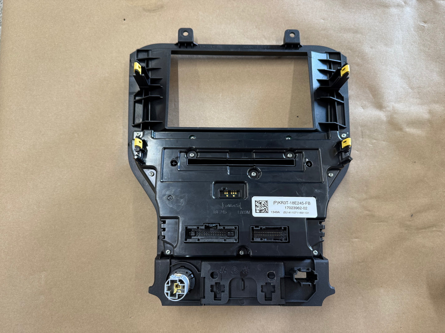 2019 Ford Mustang Touch Screen Face Plate Radio Module USB Port