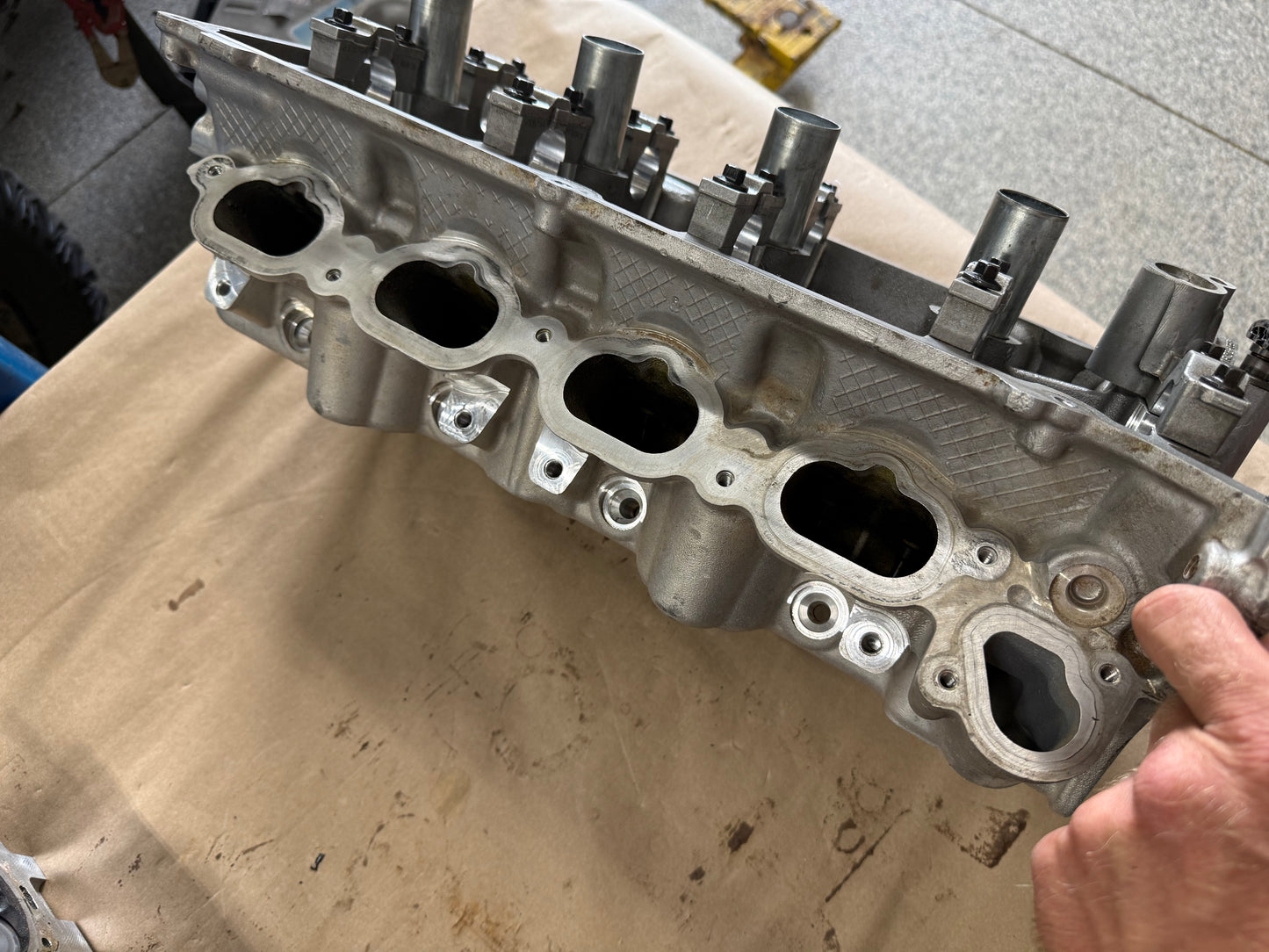 2024-2026 Ford Mustang DOHC Cylinder Heads RH LH Pair Valves 5.0L Coyote Gen 4