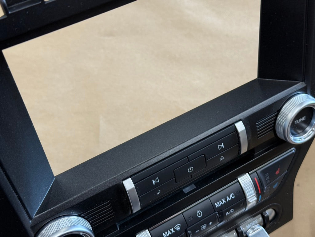 2020 Ford Mustang GT Touch Screen, Face Plate, Radio, Module USB Port