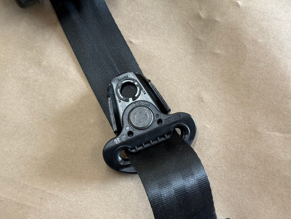 2018-2023 Ford Mustang 5.0 GT Convertible LH Driver Front Seat Belt Safety