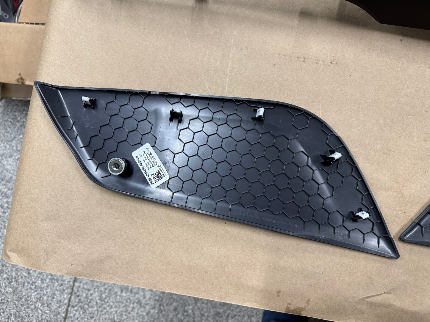 2024-2026 Ford Mustang Center Console Top Leather Wrapped Plastic Knee Pads