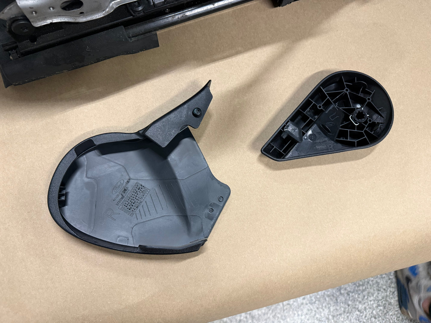 2018-2023 Ford Mustang RH Passenger Side Electric Power Seat Track Heat/Cool