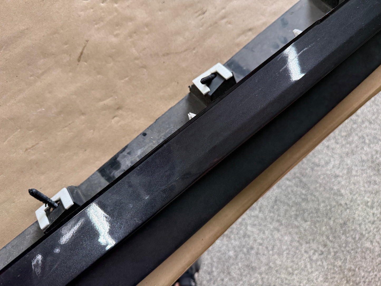 2015-2023 Ford Mustang GT V6 LH Side Skirt Molding Driver Side "HY"