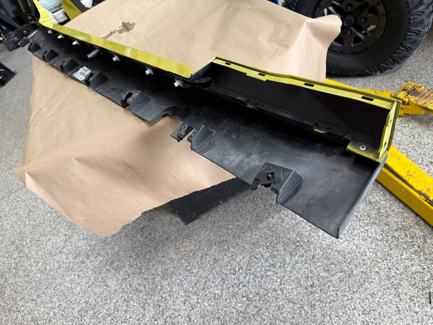 2024-2026 Ford Mustang GT LH Driver Side Skirt Molding "B7"