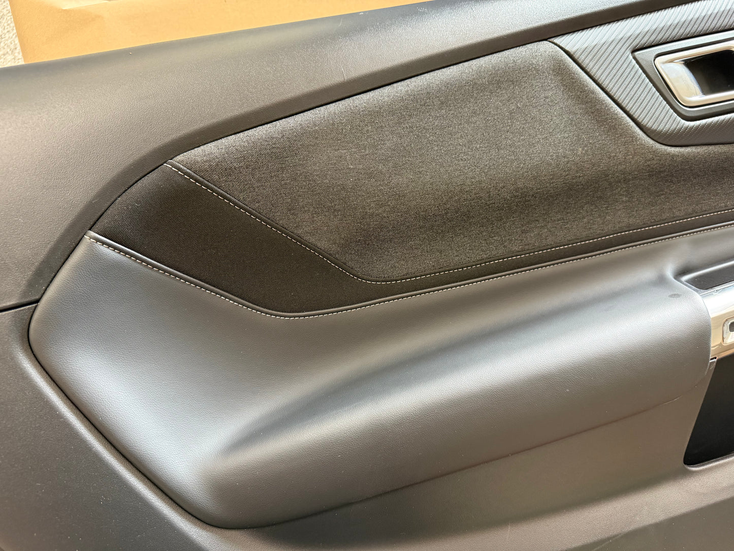 2024-2026 Ford Mustang GT LH Driver Leather/Grey Cloth Insert Door Panel