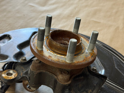 2021-2023 Ford Mustang 5.0 GT RH Passenger Side Front Spindle Knuckle Hub 4 Bolt