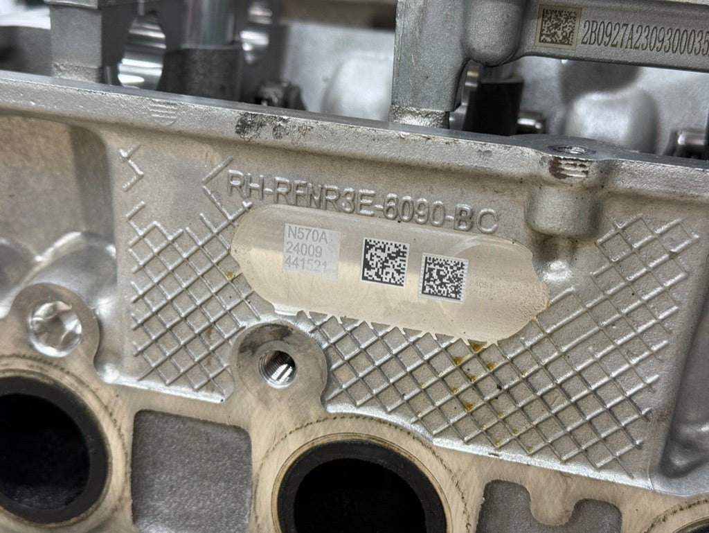 2024-2026 Ford Mustang DOHC Cylinder Heads RH LH Pair Valves 5.0L Coyote Gen 4