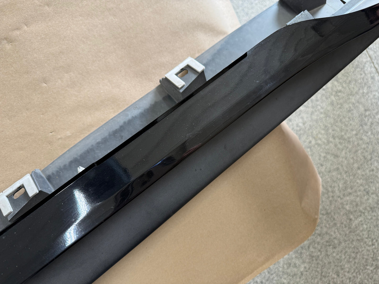 2015-2023 Ford Mustang GT V6 LH Side Skirt Molding Driver Side "G1"