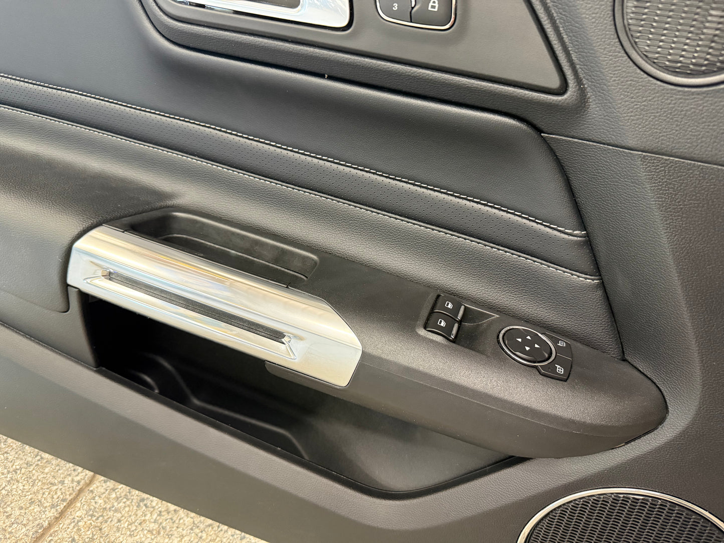 2018-2023 Ford Mustang GT LH Driver Leather Insert Door Panel Grey Stitching
