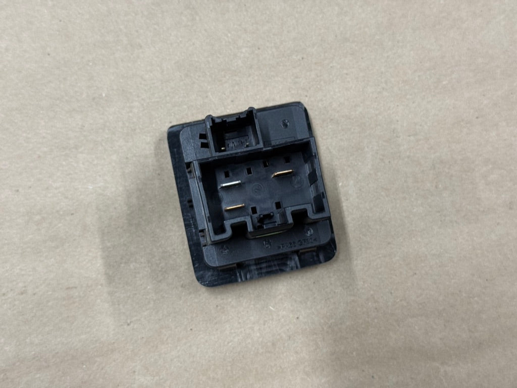 2023-2025 Ford F-250 F-350 Super Duty 120V AC 400W Outlet MU5T-19G310-AB