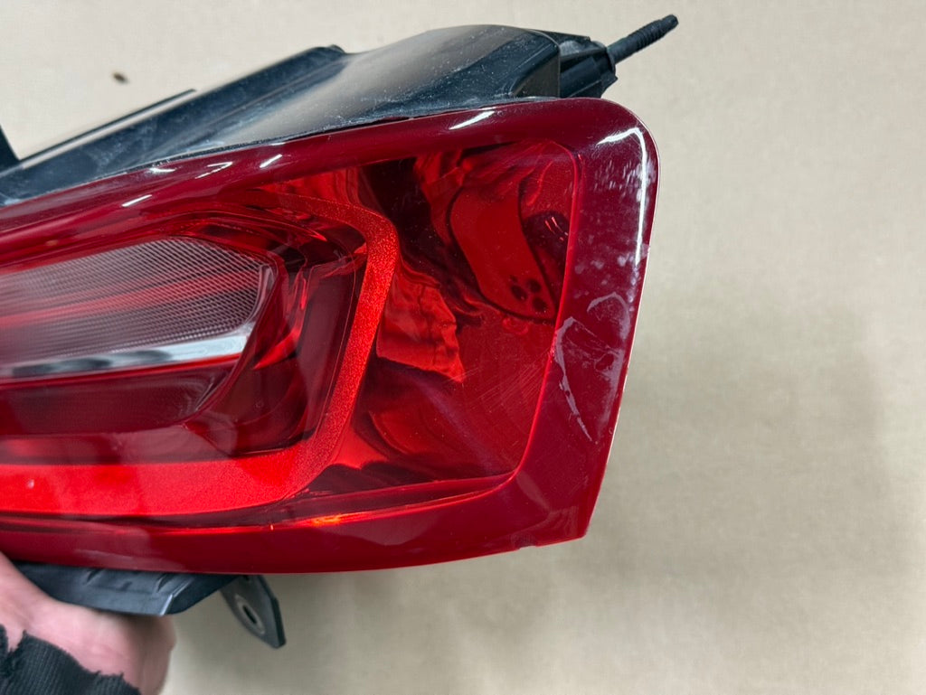2016-2018 Chevrolet Camaro SS RH Passenger Side Factory LED Tail Light
