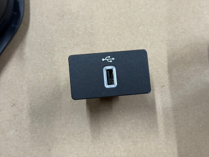 2022 Ford Mustang GT Touch Screen, Face Plate, Radio, Module USB Port