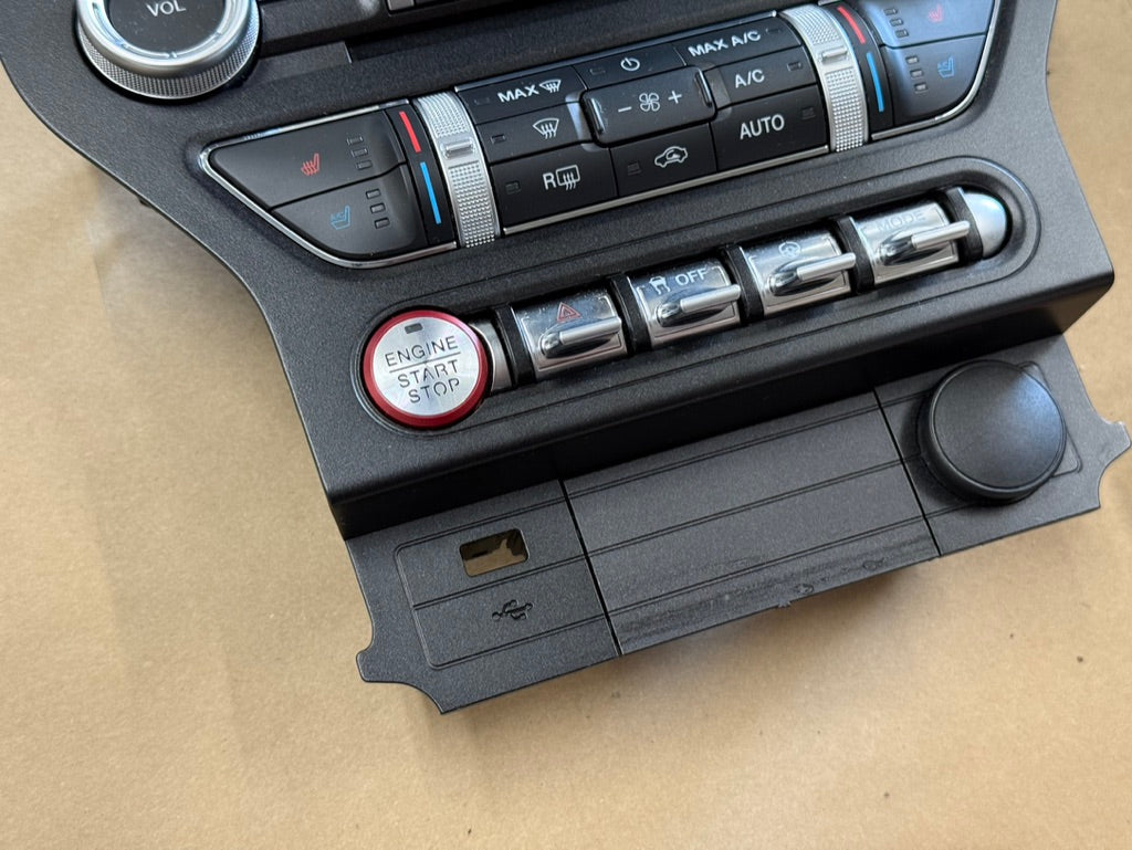 2020 Ford Mustang GT Touch Screen, Face Plate, Radio, Module USB Port