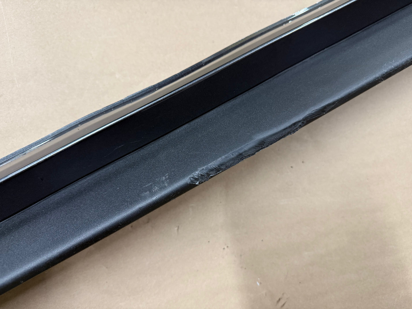 2015-2023 Ford Mustang GT V6 LH Side Skirt Molding Driver Side "J7"
