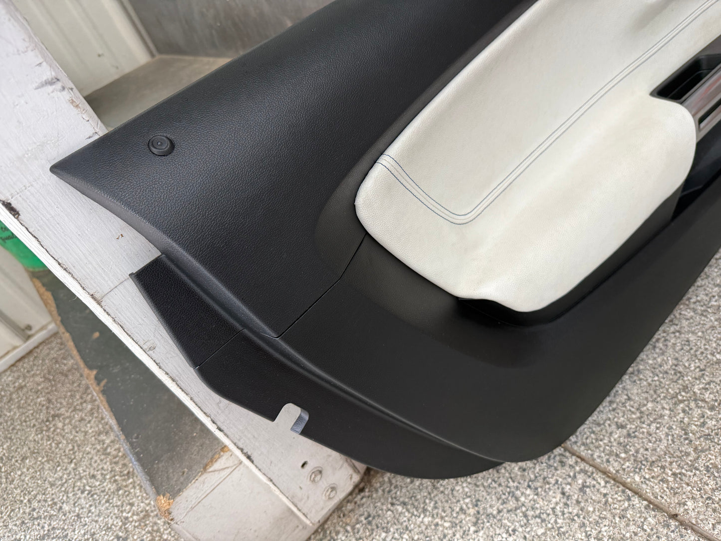 2018-2023 Mustang GT V6 EcoBoost LH RH White Leather Insert Door Panels Pair