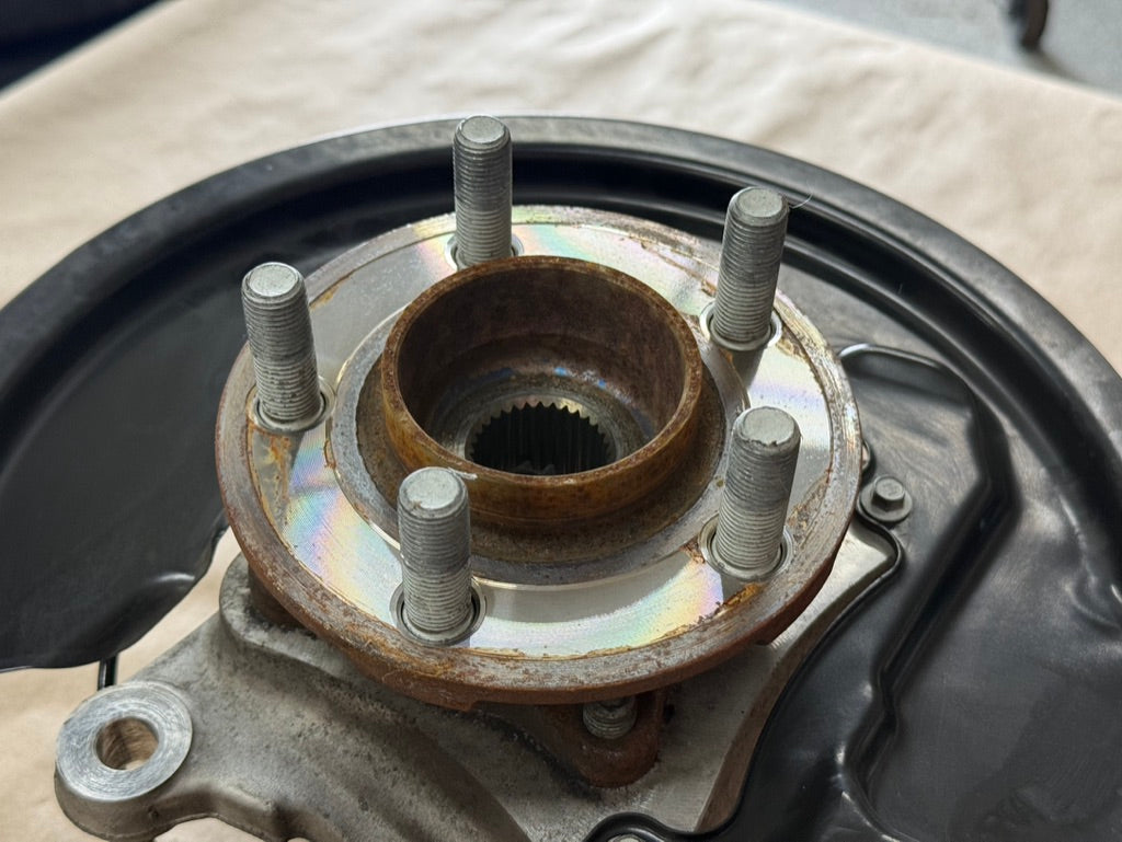 2015-2023 Ford Mustang 5.0 GT RH Passenger Side Rear Spindle Knuckle Hub